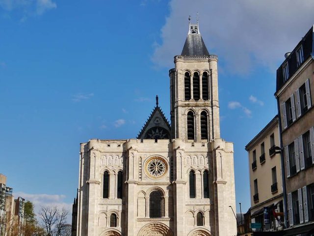 Practical Advice: Navigating Saint-Denis with Confidence