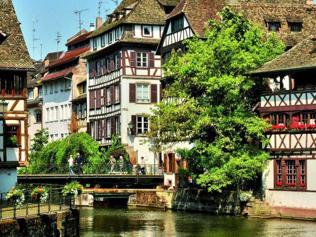 Navigating Alsace: Embracing Local Etiquette in Mulhouse