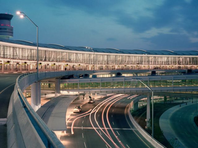 Flying to Toronto: Choosing the Most Convenient Flights and Airport Guide